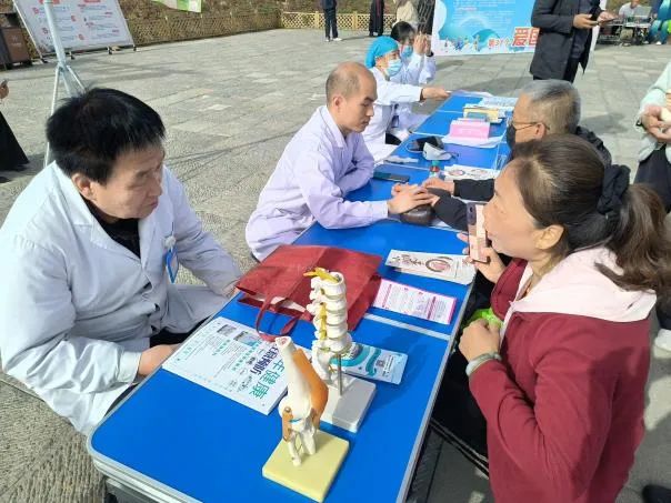 太原市迎泽区中医医院开展爱国卫生月义诊活动