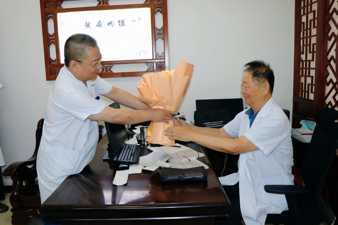 太原市迎泽区中医医院开展医师节慰问活动